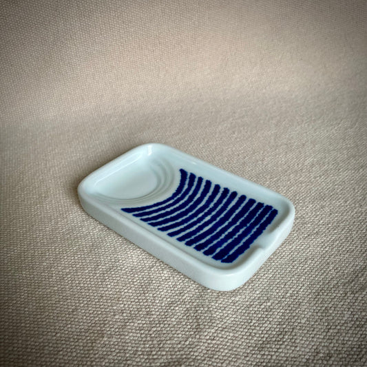 Litet fat "Hasamiyaki Indigo Komasuji"