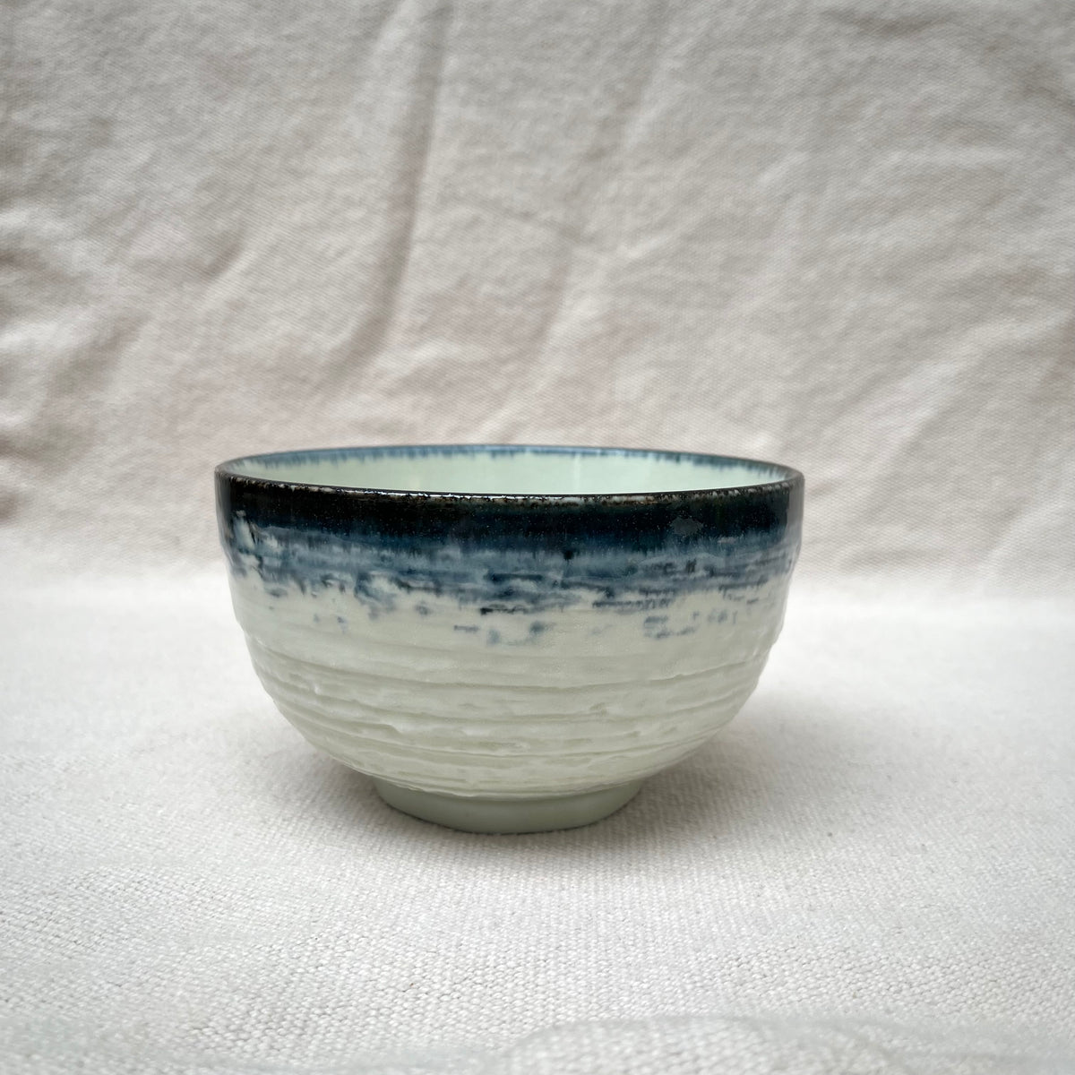 Donburi-skål vit-blå "Rokube"